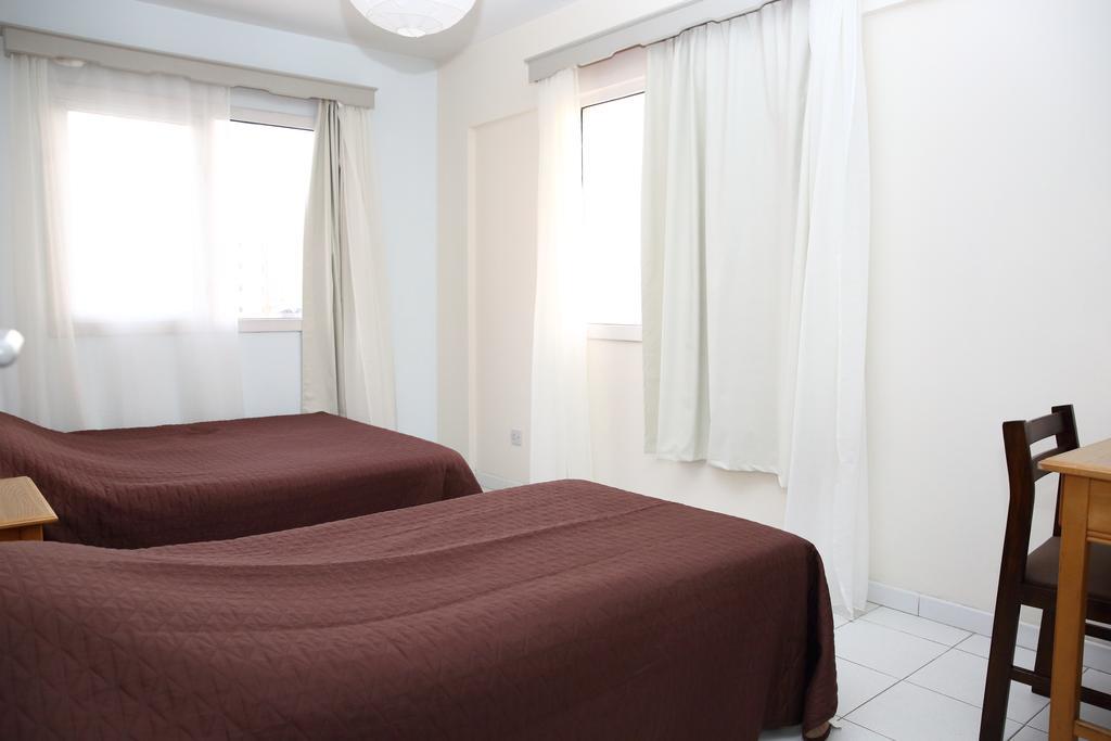 Alora Apartments Larnaka Exterior foto