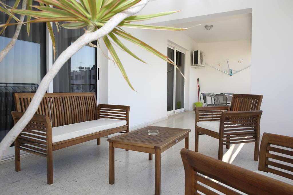 Alora Apartments Larnaka Exterior foto
