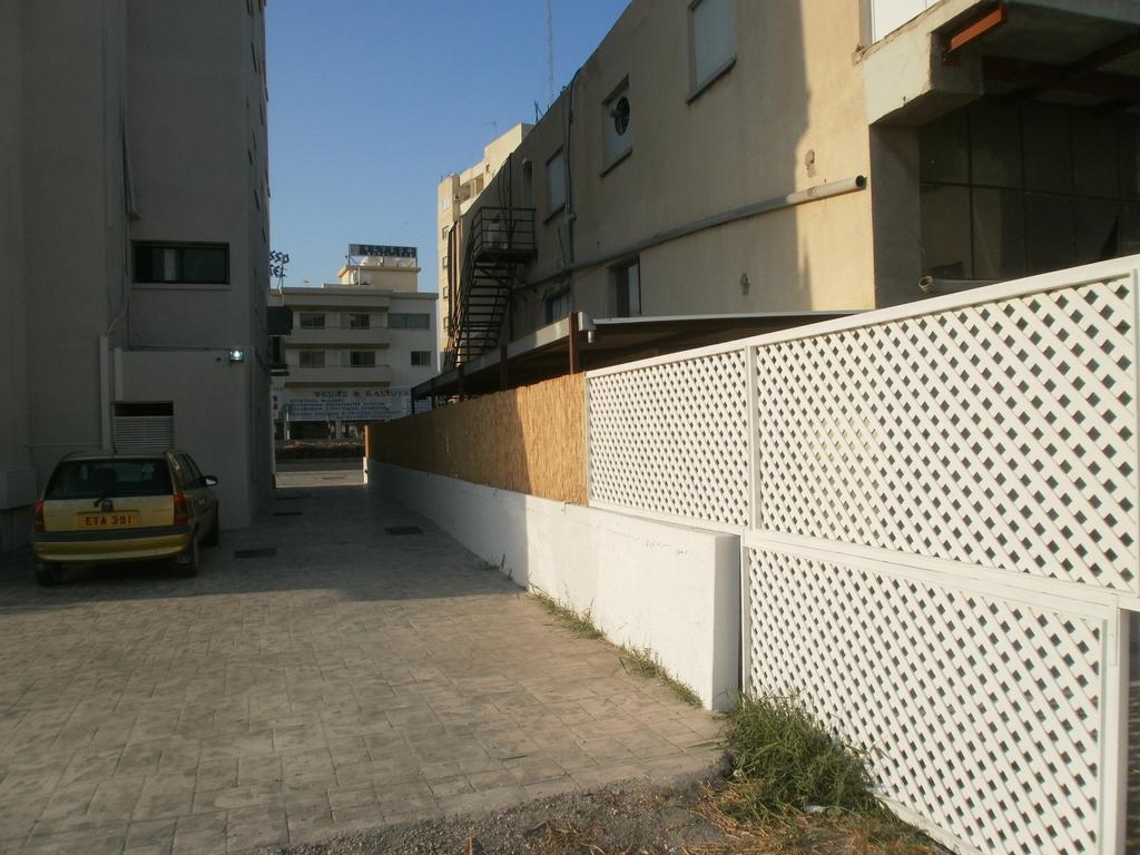 Alora Apartments Larnaka Exterior foto