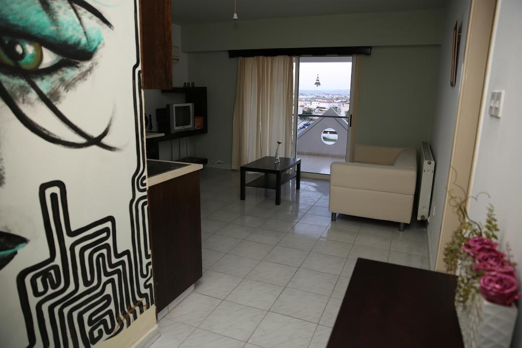 Alora Apartments Larnaka Exterior foto